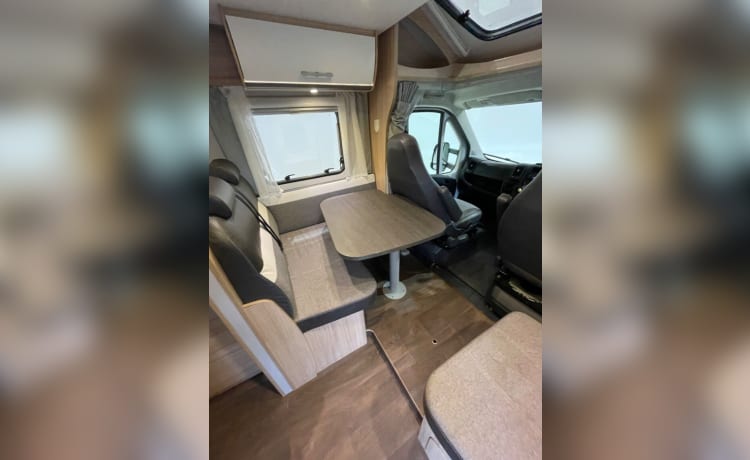 Ernie – 4 berth Sunlight T68 with end bedroom insurance included 