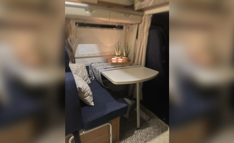 Comfort en luxe en ruimte maar ook compact.  – Autobus 4p Hymer de 2005