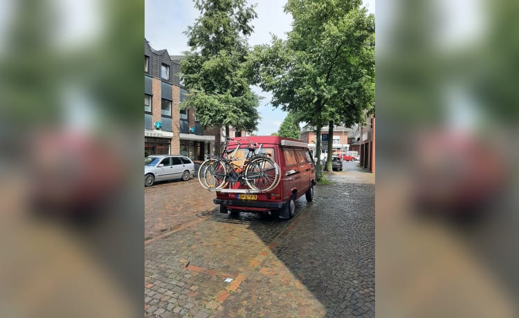 Red GrandDad! – Roter Großvater - Retro 4p Volkswagen Bus Camper von 1991