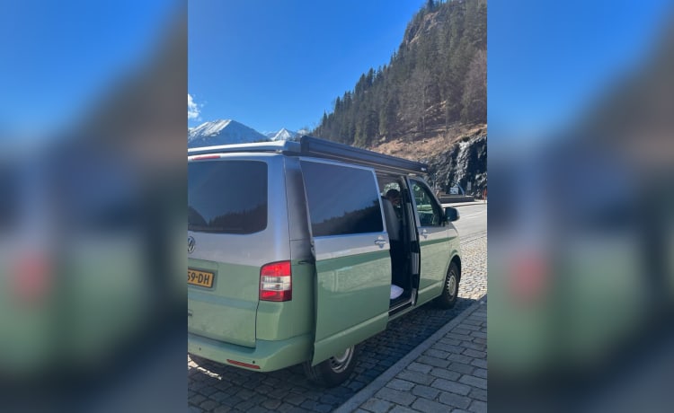 “Pomme” – 4p Volkswagen bus uit 2016