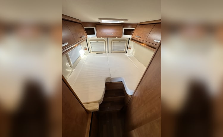 MaliBUS – Malibu Carthago luxe camperbus 2P