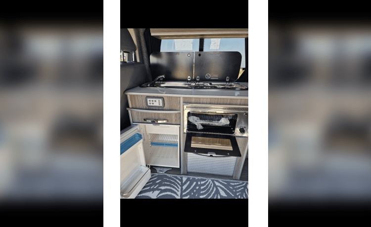 Cool Journeys – VW T5 4-persoons LWB Auto Sportieve Camper