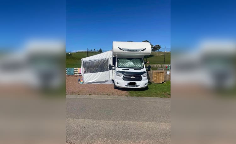 The Adventurer MK2 – 6 Berth Ford Chausson 626 2016