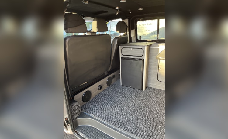 Vito  – Mercedes-Benz camper met 2 slaapplaatsen uit 2011