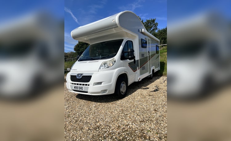 The Adventurer – 6 berth Peugeot AutoQuest 180 