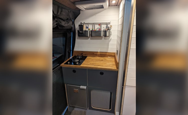 Fully off-grid Mercedes Sprinter conversion with offroad tyres