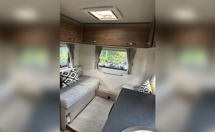 6 berth Swift Edge 486