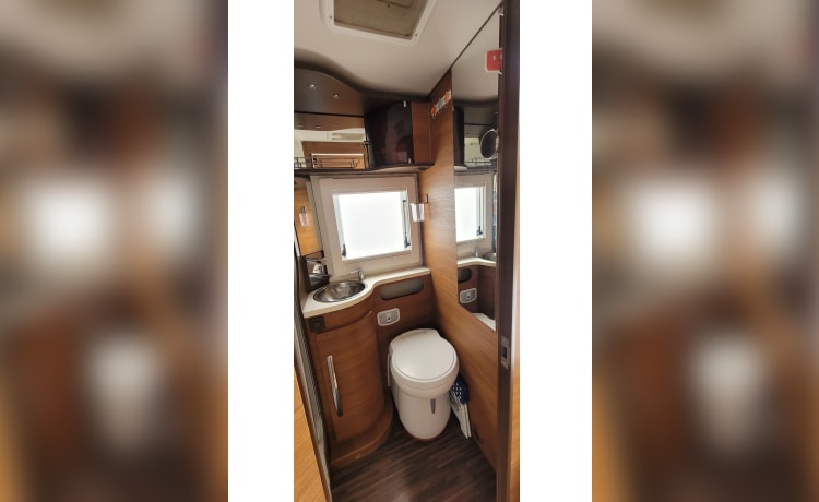 Spacious 4 person Fiat Ducato Elnagh de luxe semi-integral built in 2016