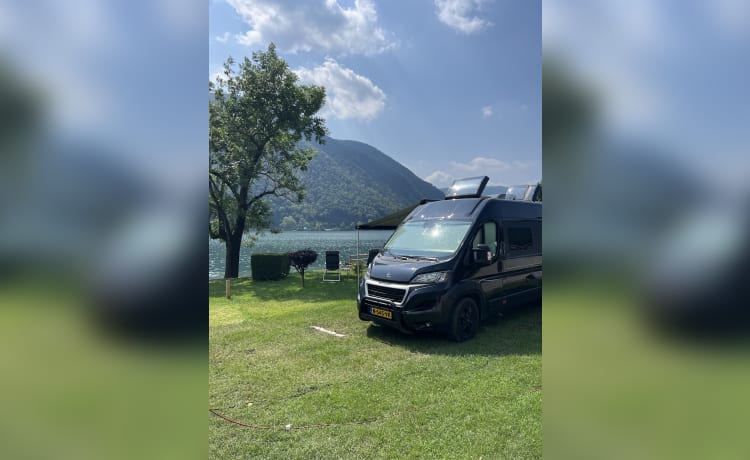 Tourne 6.4 – Camping-car Bus neuf à louer Peugeot Boxer