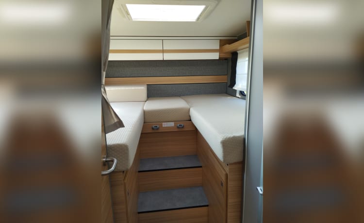 Beautiful Dethleffs semi-integrated camper