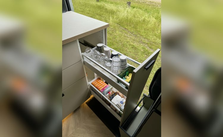 Boaz  – Citroën Jumper 2018 campervan 2 persoons L4H2 