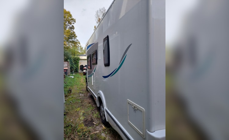 4p Chausson semi-integrated uit 2013