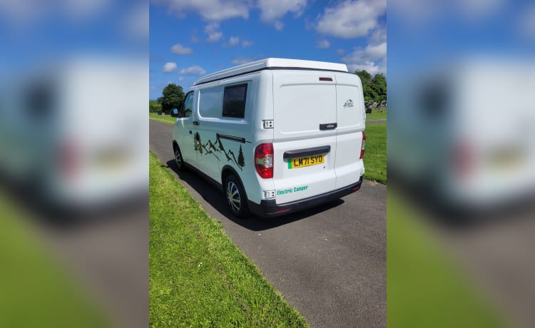 Maxi – Fully electric 2 berth campervan 