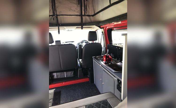 Ruby – 4-persoons Ford campervan uit 2014