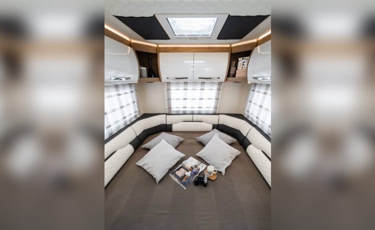 VIP 6 berth & 5 seatbelts – Huisdier ✅, WiFi, 2 tv's, fietsenrek, buiten dineren