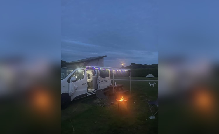 Milly – 2020 4 berth Fully Equipped Campervan, with Toilet and Shower