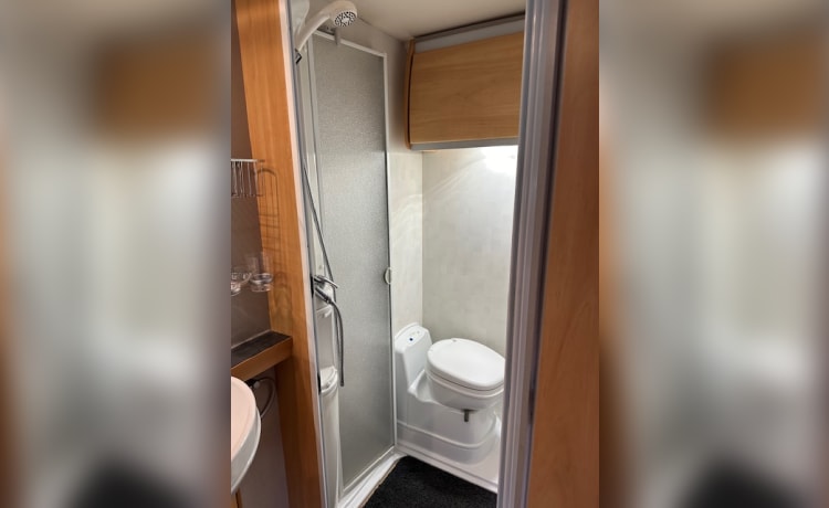 5 berth Ace Adventurer 635EK