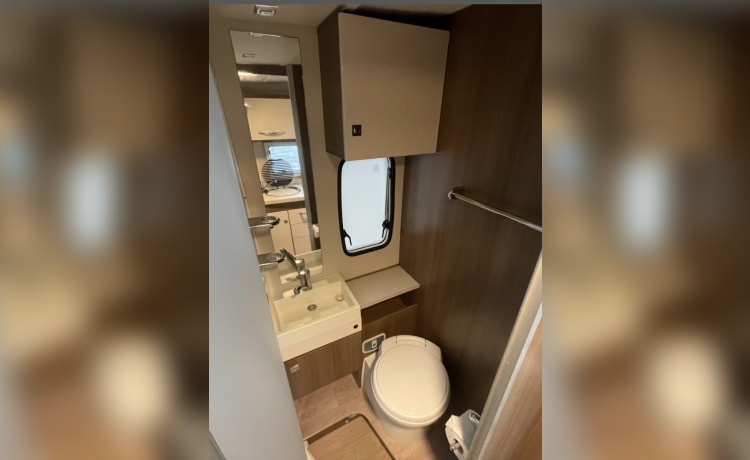 The Adventurer MK2 – 6 Berth Ford Chausson 626 2016