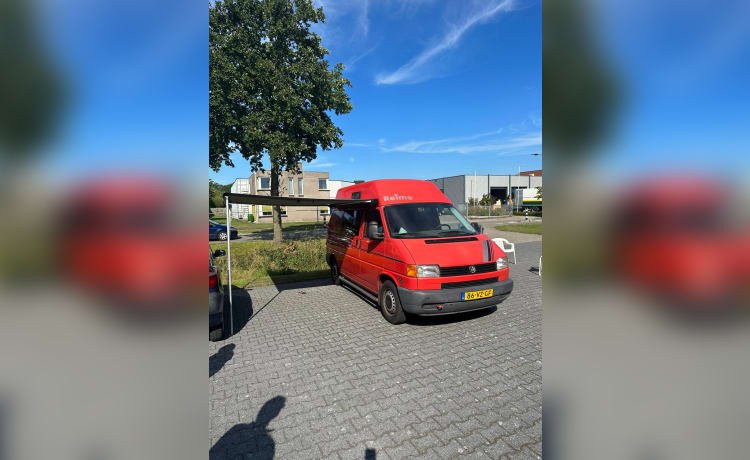 Ferrari onder de Volkswagens – 2p Volkswagen bus uit 2001