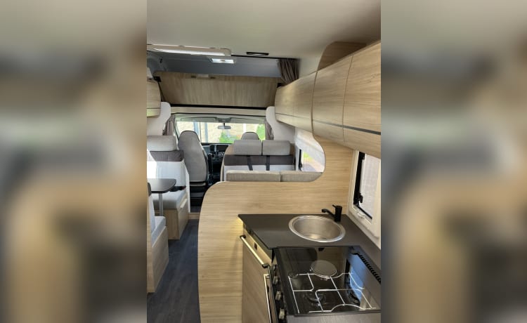 Brand New - Motorhome to Hire - 7 belts 7 berth Chausson 2024