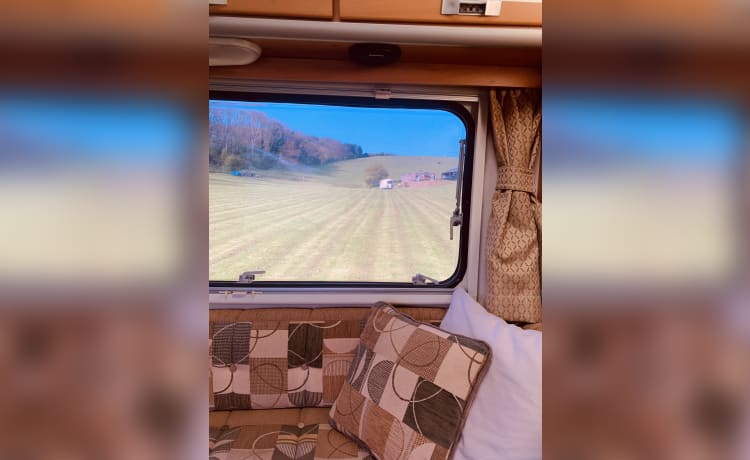 Tony – Your ultimate adventure awaits in our cosy 5-berth motorhome!