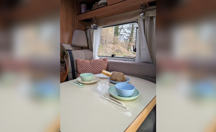 Zeer comfortable 3 p offgrid camper Eura Mobil