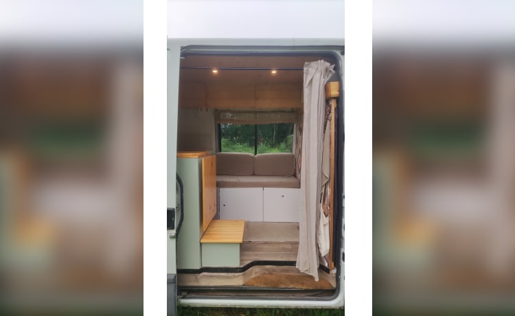 Ivey – Comfortabele 2 persoons off grid camper