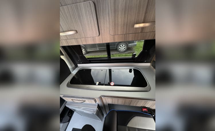 Otis – VW T5 campervan - 4 slaapplaatsen - off-grid