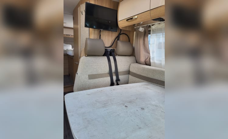 LMC T662 Cruiser - Luxe en comfortabele 2 persoons camper