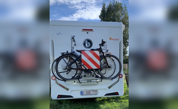 Freedom Rider – Ford Benimar Cocoon 463 Northautokapp 4 pers. (2023)