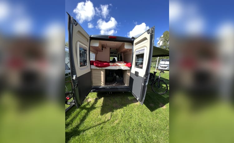 Cliffje  – Sunlight Cliff 640 from 2019 with length beds!
