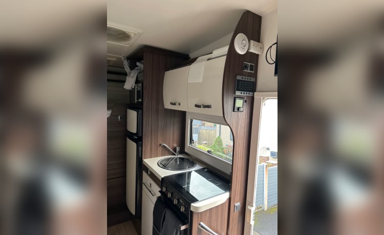 Benni  – 6 berth fiat benimar mileo 