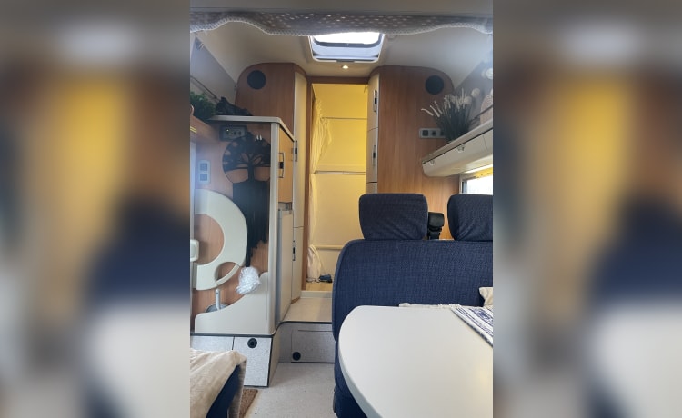 Comfort, luxe en ruimte!! maar ook compact.  – Autobus Hymer 4p del 2005