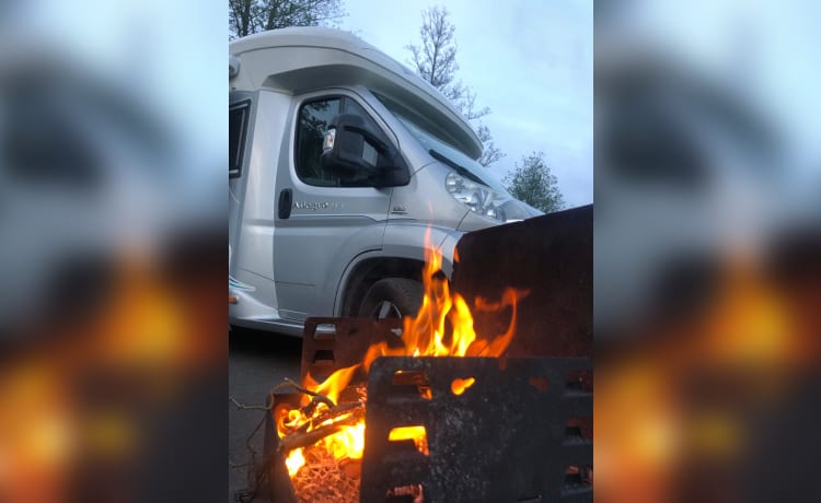 Heerlijke ruime camper voorzien van veel luxe/ comfort.