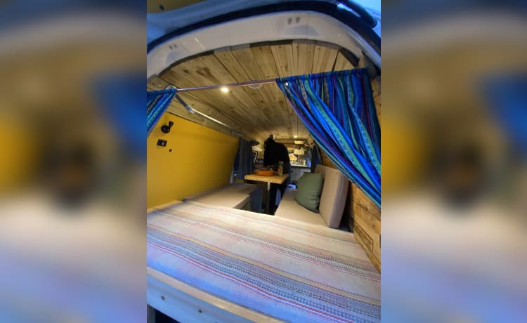 Kashtan  – Beautiful Quirky Camper  - heated - insurance included 