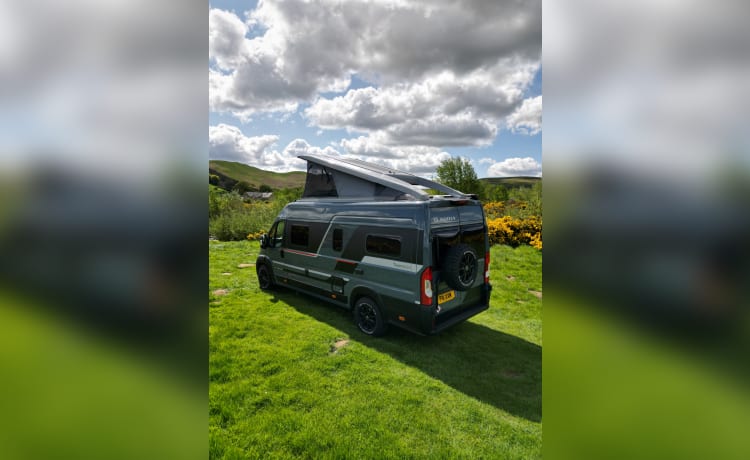 Bill – 'LUXURY' 4 berth Fiat Ducato - Adria Twin Sports 640 SGX (2022)