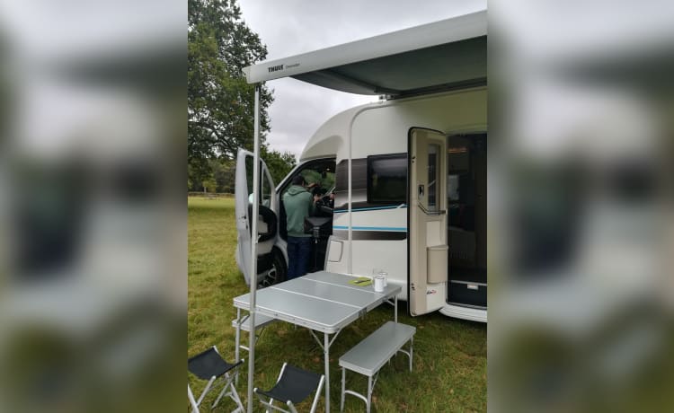 Wanderlust – 5 seatbelt / 6 berth Motorhome