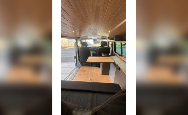 Juo Lipa – 2 berth Volkswagen campervan from 2018