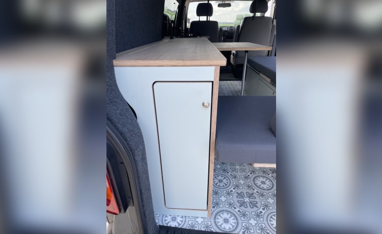 2 pers. Gezellige Camper met nieuw interieur !! – Óók in onze wintertijd naar het zonnige zuiden !!