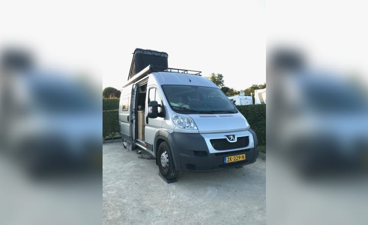 le Bus – 4p Peugeot intégré à partir de 2012