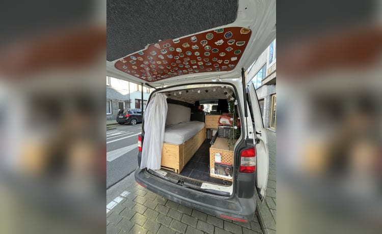 Kamiel – 2p Volkswagen campervan uit 2013