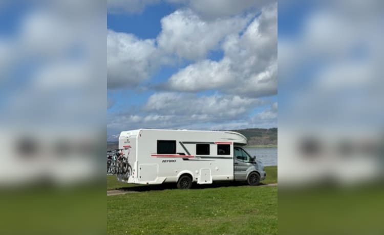 Roller Team Zefiro 4 Berth – Luxe camper met 6 slaapplaatsen 