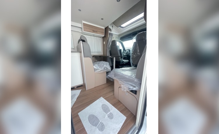 ITA CAMPER – Nieuwe 5-zits semi-integraal camper