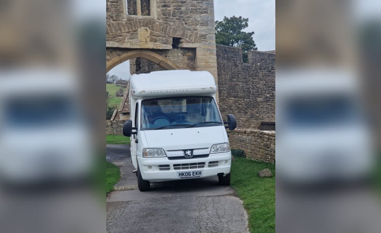 CARYS – 2 berth Peugeot semi-integrated from 2006