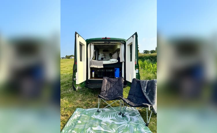 Murphy – The Big Green Camper