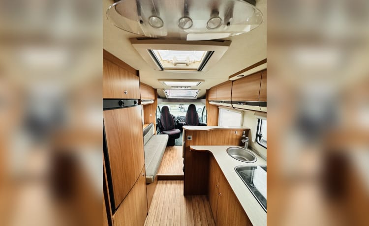 Sunny  – Beautiful 4p Weinsberg R58 from 2014 with air conditioning/TV/satellite and more