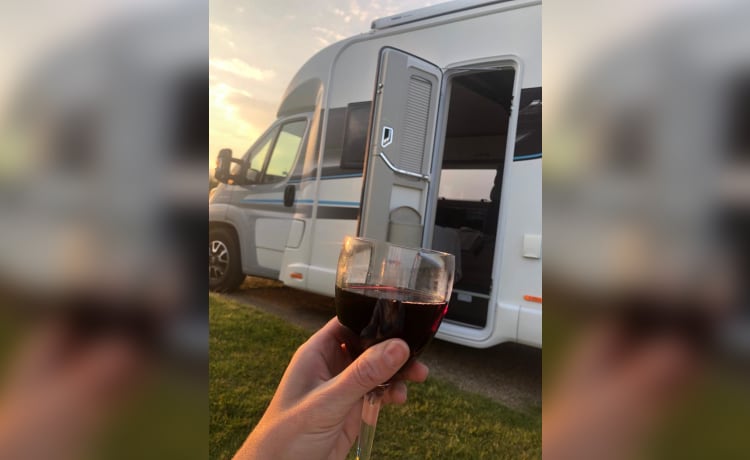 Wanderlust – 5 seatbelt / 6 berth Motorhome