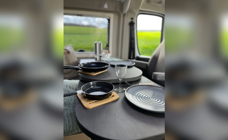 't Cliffke – LUXE Campervan Sunlight Cliff 2024 