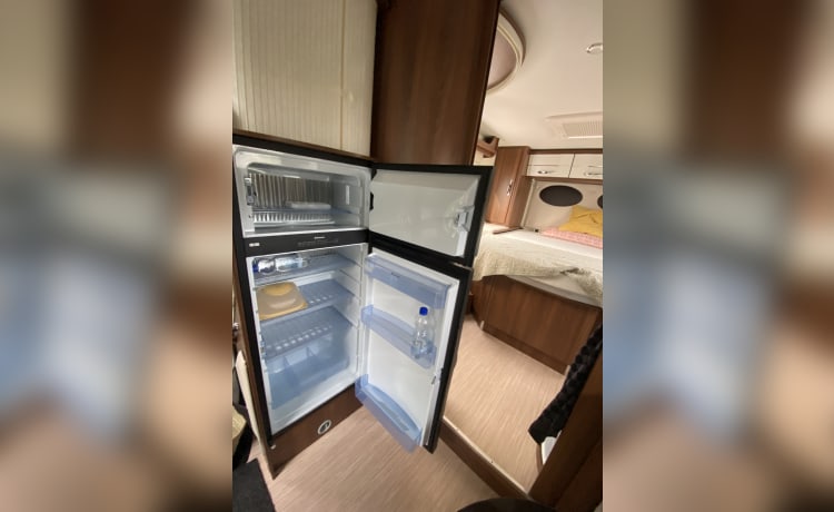 Sovereign 74G – prachtige luxe camper voor 4 personen