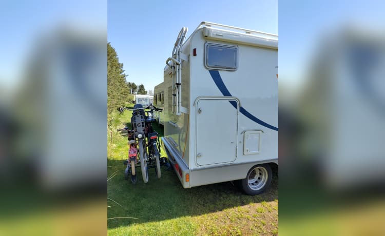 Ons huisje op wielen – Alkoof Camper - 5 personen